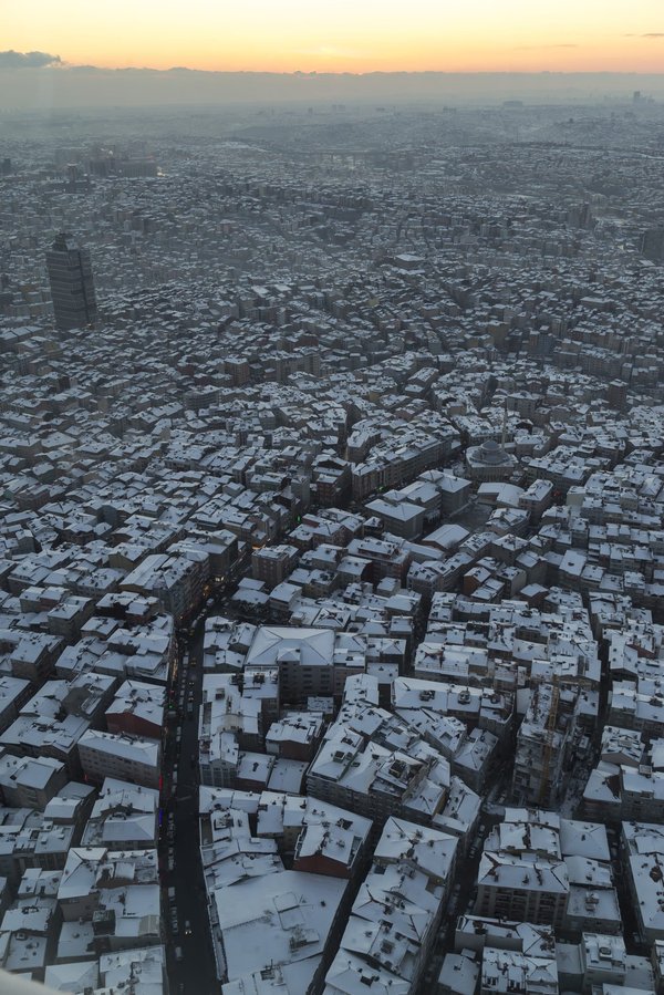 Quelles initiatives les villes peuvent-elles prendre pour améliorer l'accès aux espaces verts en milieu urbain ?